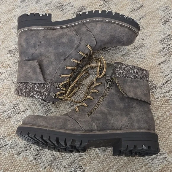 Women's Taupe Fur-Lined Lace-Up Boots - Picture 2 of 6